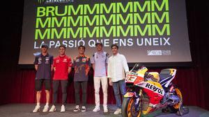 Xavi Artigas, Pol Espargaró, Albert Arenas y los hermanos Márquez, durante la presentación del GP de Catalunya