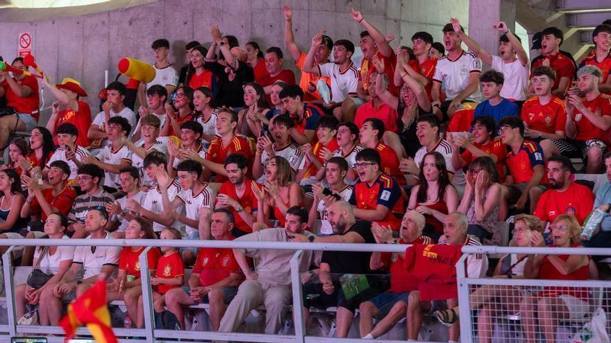 Alicante vibra con "La Roja"