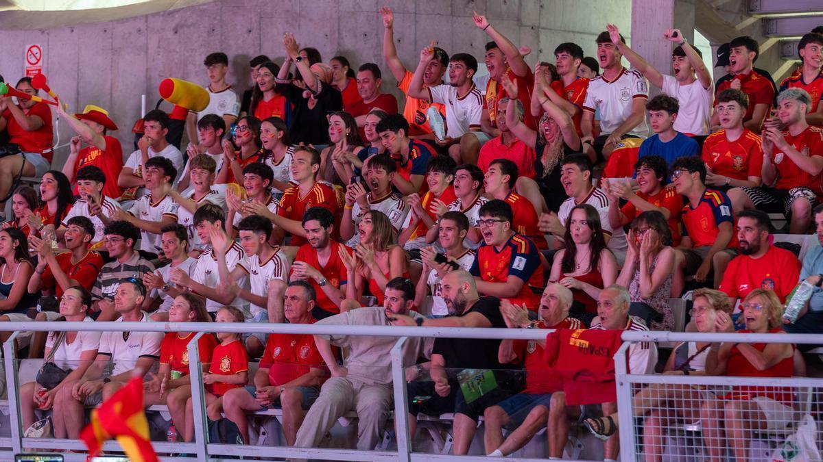 Alicante vibra con "La Roja"
