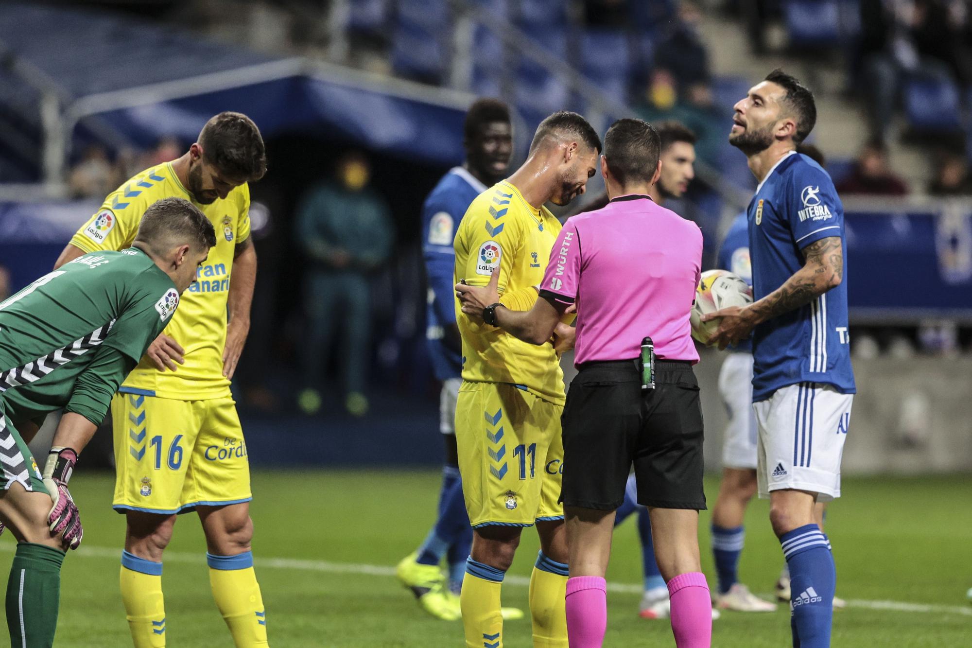 En imágenes: así fue el empate entre el Real Oviedo y Las Palmas