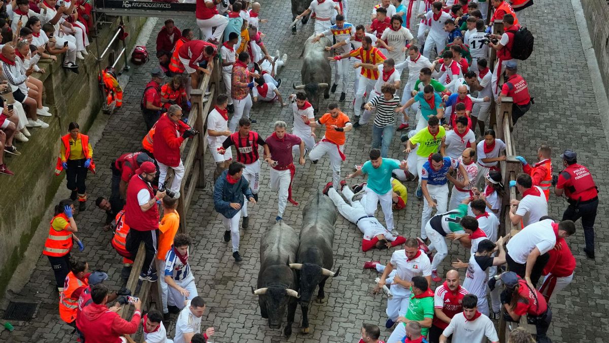 Así ha sido el sexto encierro de San Fermín: cinco corredores asistidos por contusiones y traumatismos