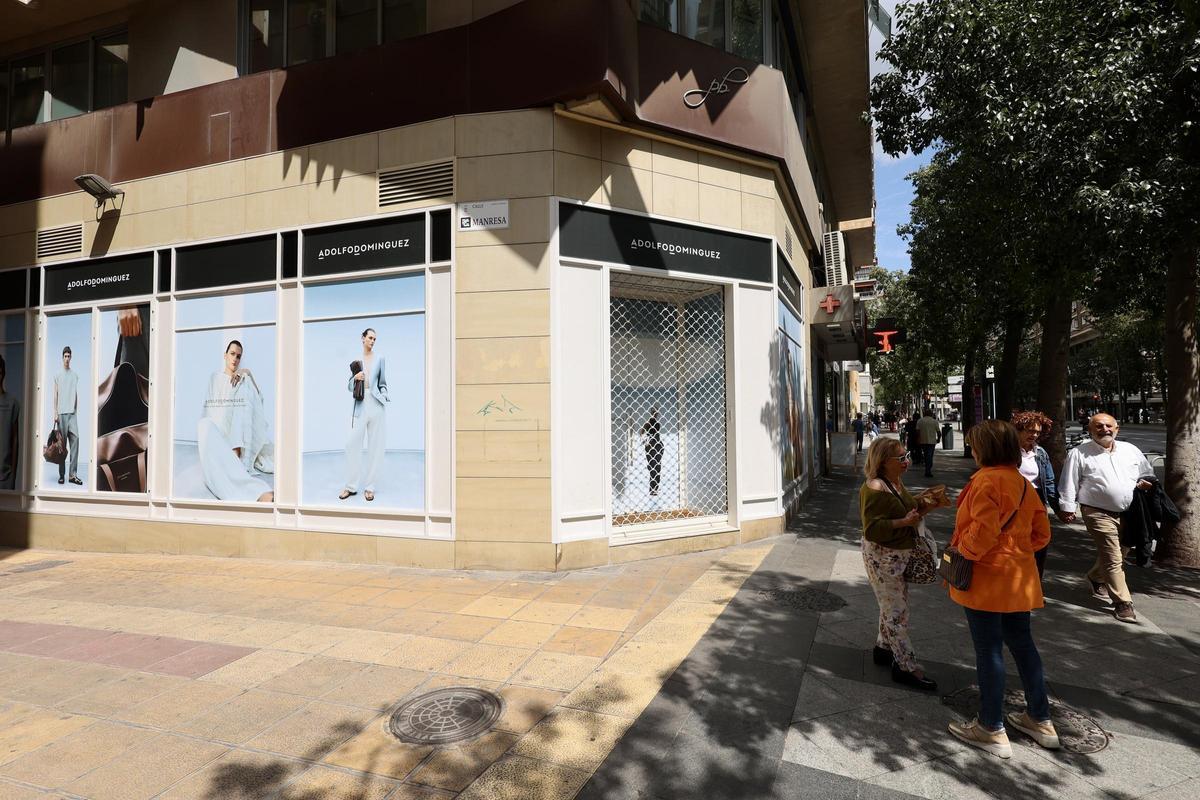 Apertura inminente de la nueva tienda de Adolfo Domínguez en la Gran Vía de Murcia.