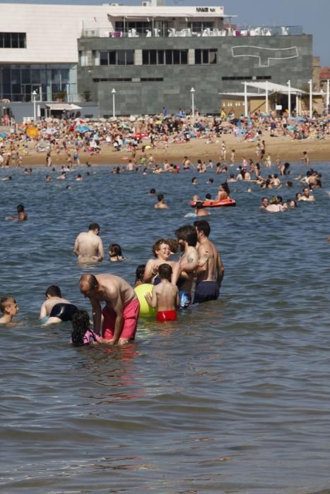 Playa de Poniente en Gijón