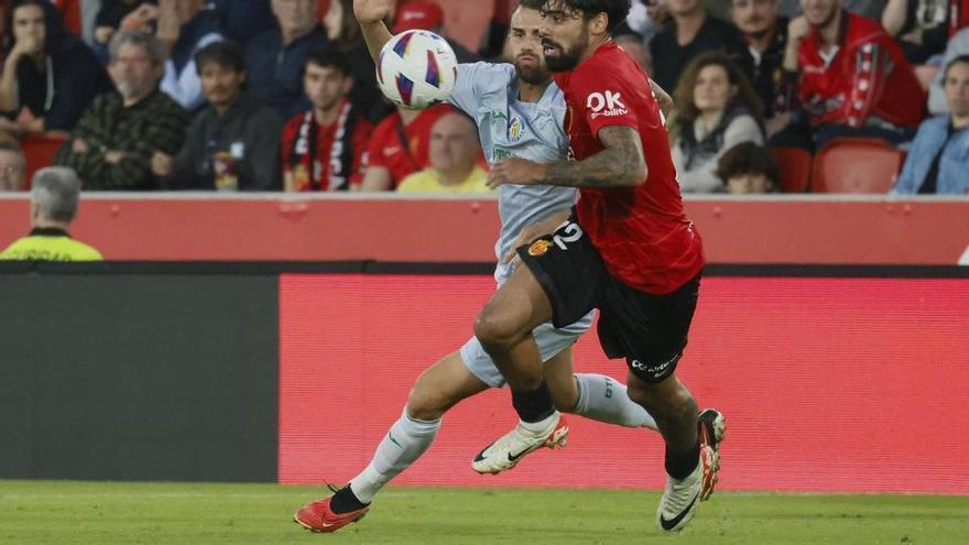 Las notas del RCD Mallorca-Getafe: Samú Costa destaca en un partido bronco