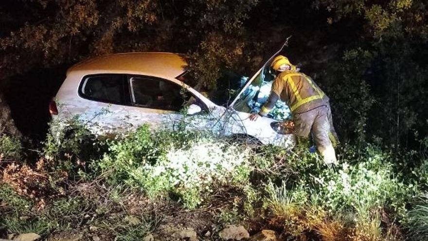 Sortida de via d&#039;un cotxe a Castellterçol amb quatre ocupants