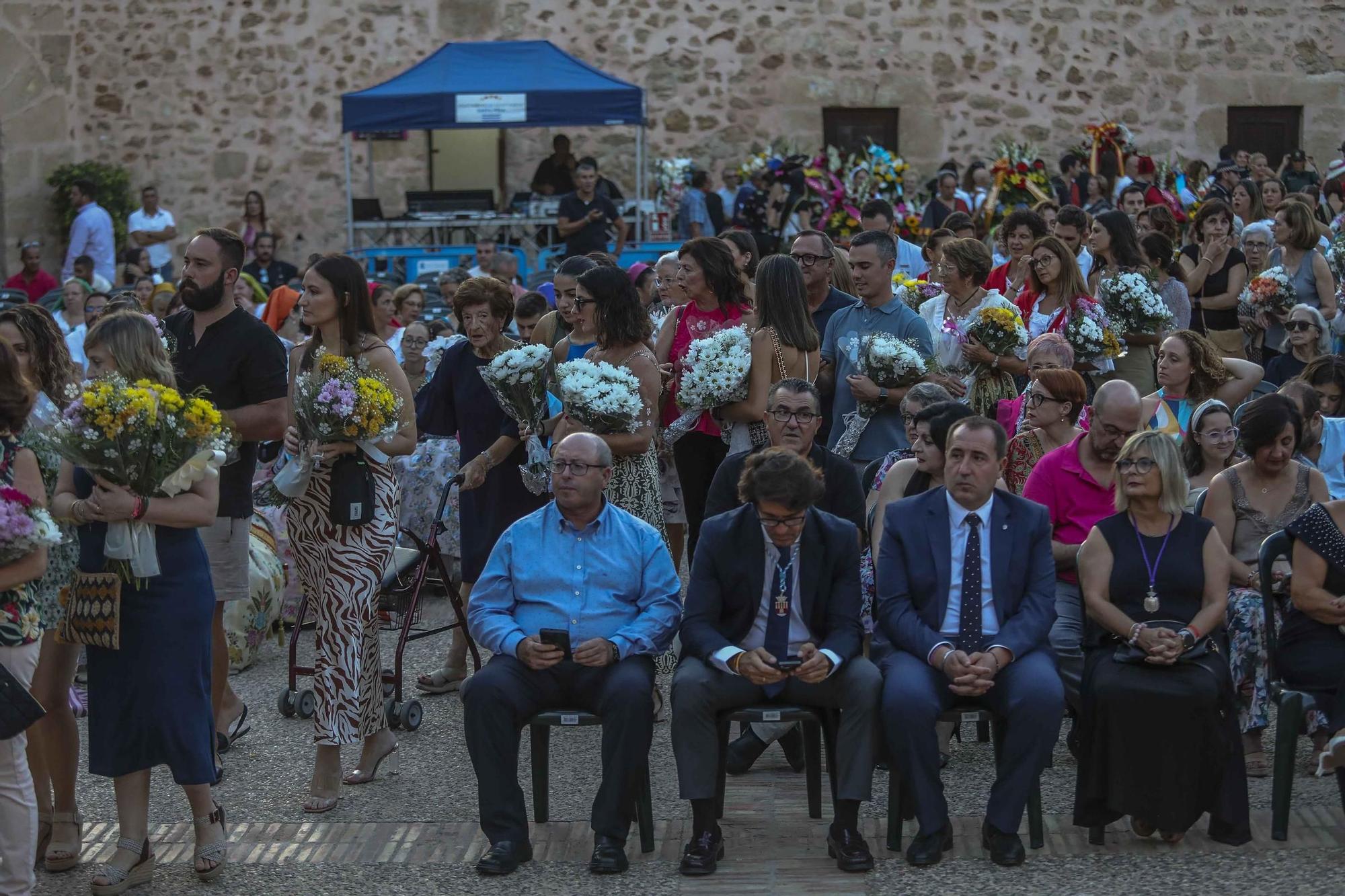 Manto de flores para la patrona de Santa Pola