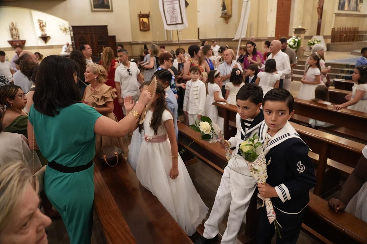 Castelló recibe con honores al Santísimo en la procesión del Corpus Christi