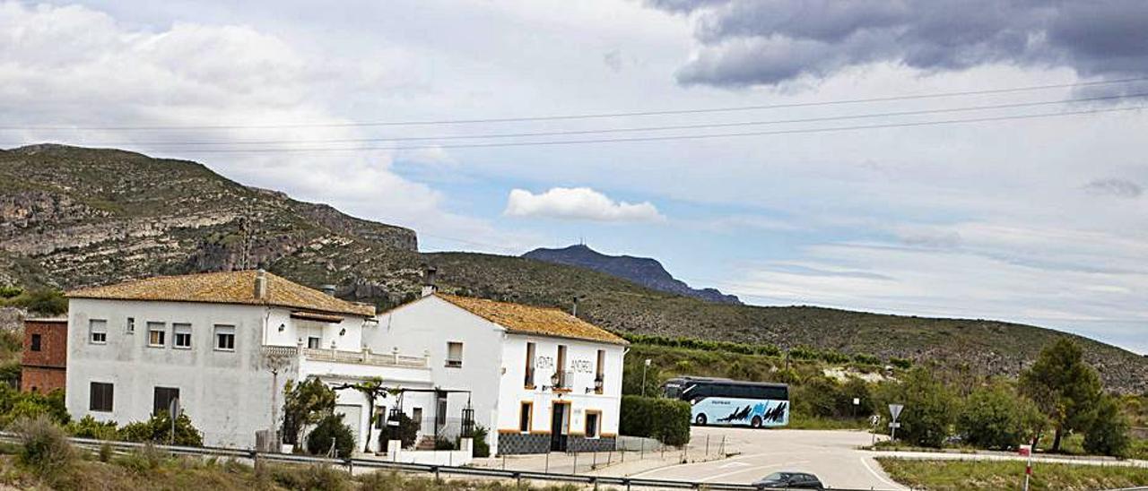 La autovía CV-60, en el término de Castellonet. | PERALES IBORRA