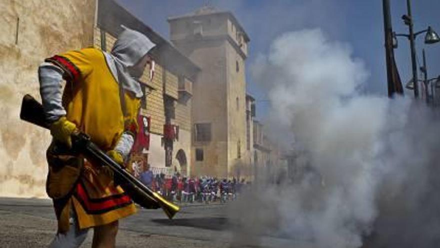 Un atronador alardo clausura las Fiestas