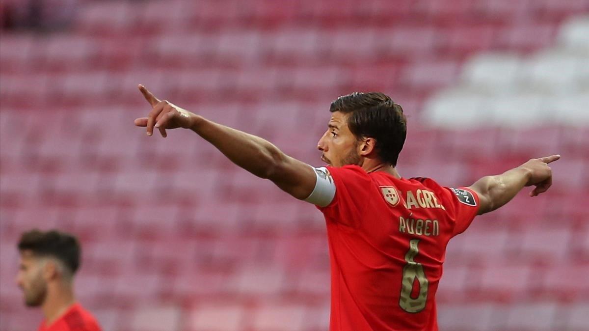 Ruben Dias, con la camiseta del Benfica. Ruben Dias, con la camiseta del Benfica.