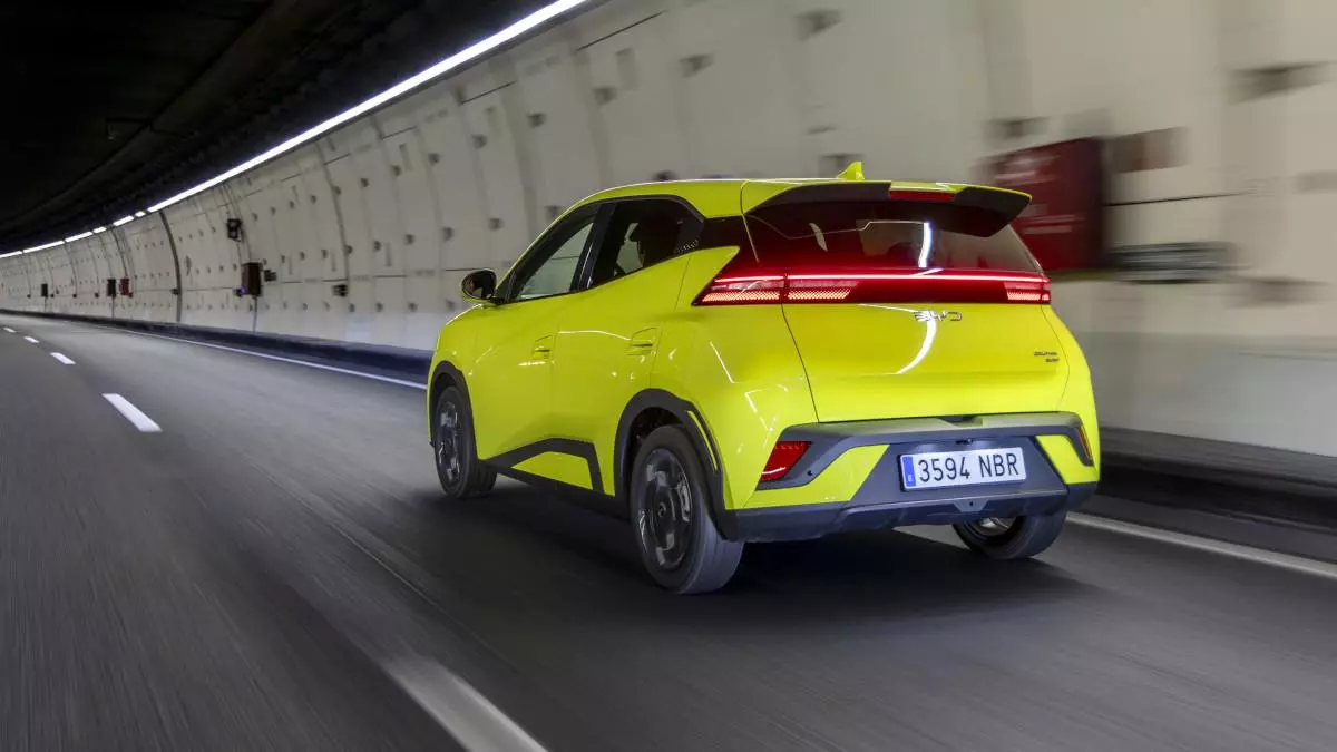 La otra cara del 'boom' del coche eléctrico: estos son los motivos por los que se tambalea el mercado en China