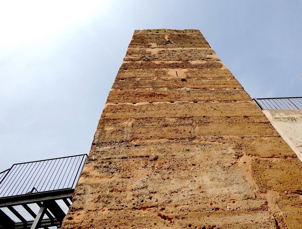 La Torre de Dos Aguas.