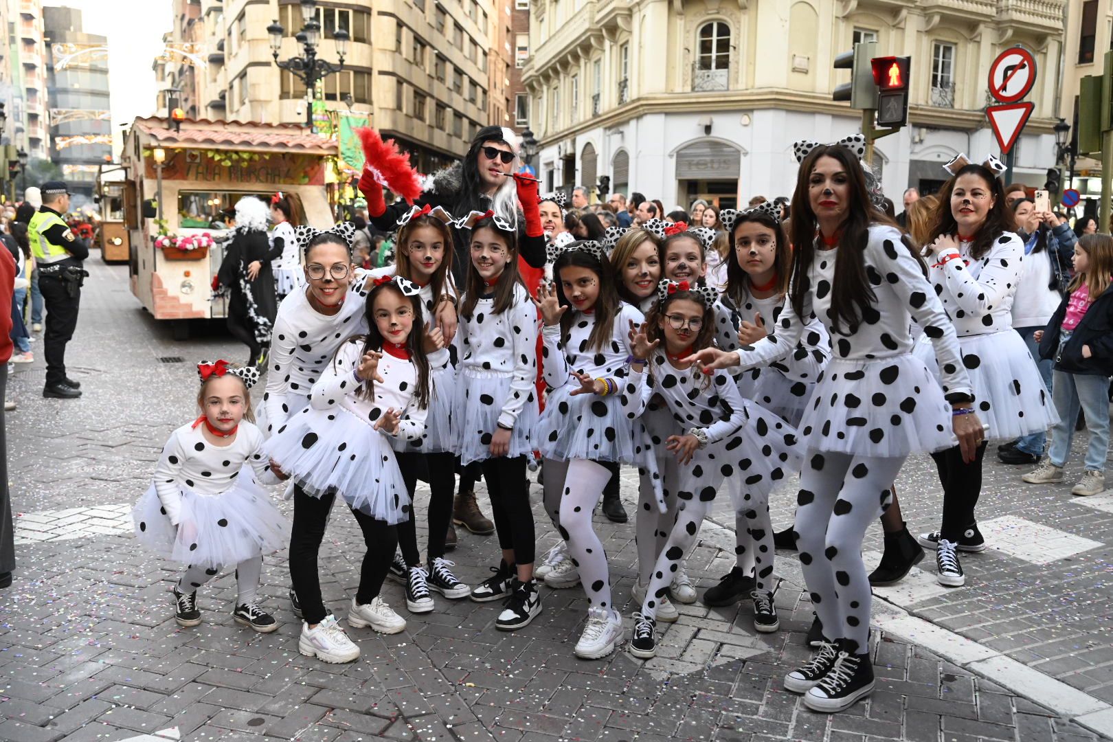 Desfile de collas y carros