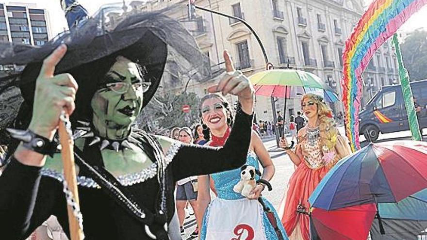 València sale a la calle en defensa de los derechos LGTB+