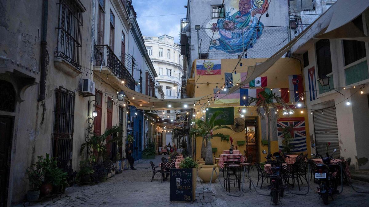 El «general verano» se asoma a una Cuba sofocada por la grave crisis económica y el duro bloqueo de EEUU
