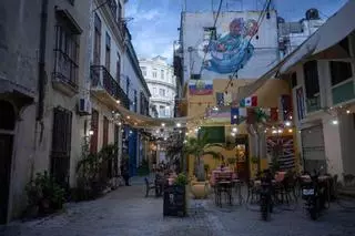 El "general verano" se asoma a una Cuba sofocada por la grave crisis económica y el duro bloqueo de EEUU