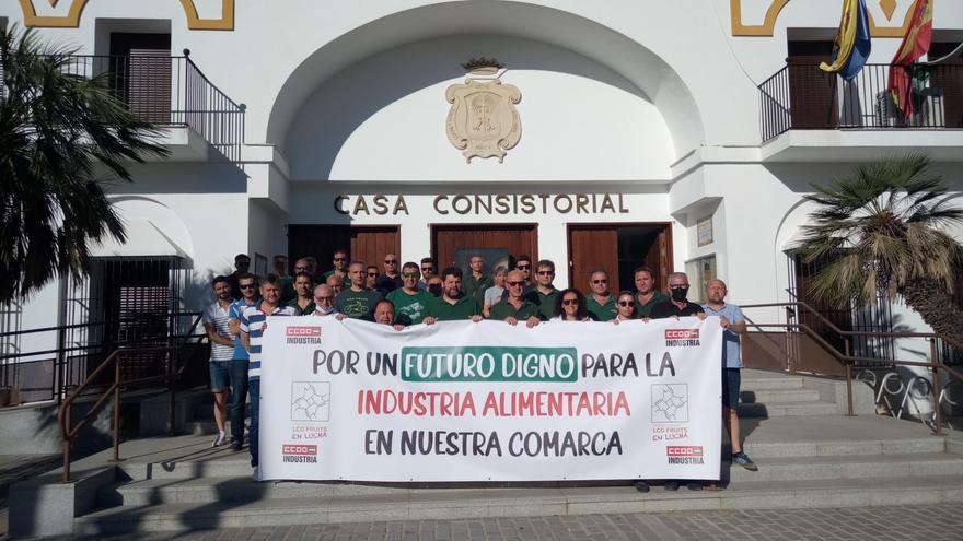 CCOO advierte de las &quot;graves consecuencias&quot; del previsible cierre de Zumosol y LCG Fruit en Palma del Río