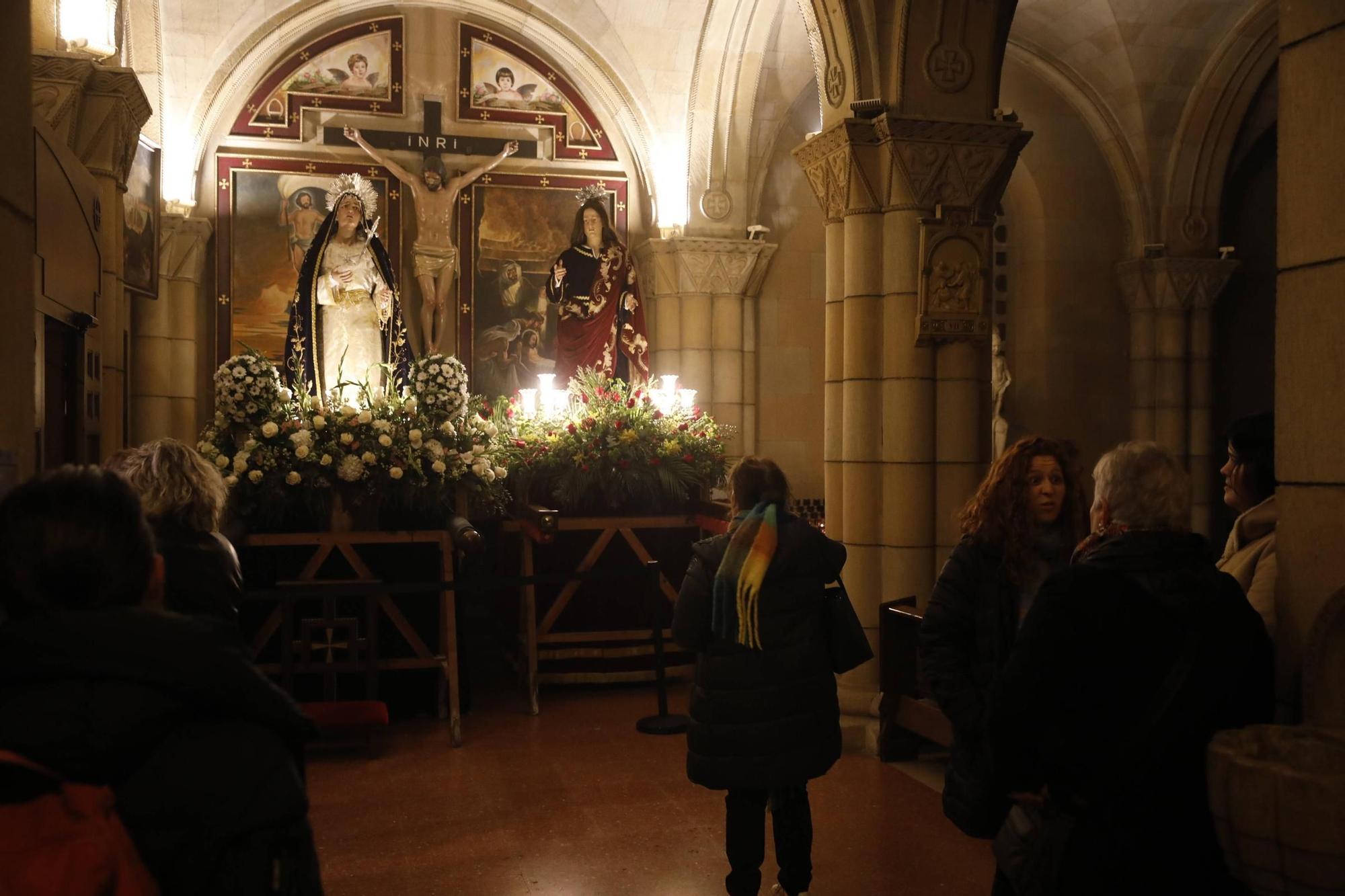 El mal tiempo obliga a suspender la procesión del Encuentro en Gijón