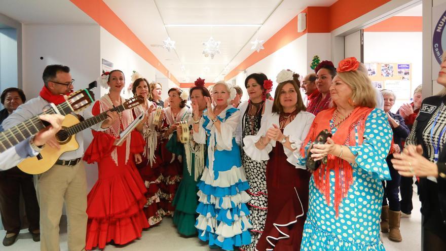 Alegría rociera en el hospital de Ibiza