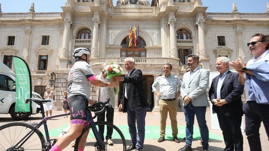 Recorre en bici 1.700 km hasta València contra el cáncer infantil