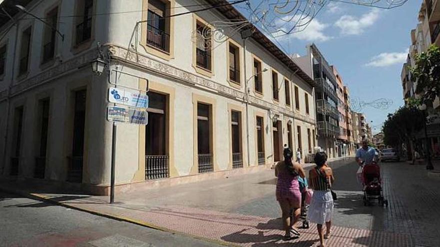 Almoradí protegerá el edificio del Casino a pesar del rechazo de los socios