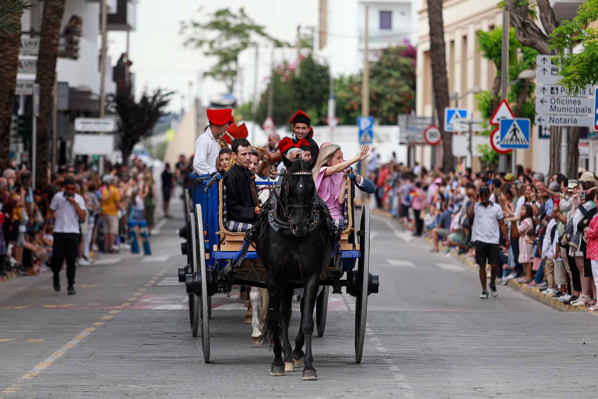 Mira aquí todas las imágenes del Primer Diumenge de Maig en Santa Eulària