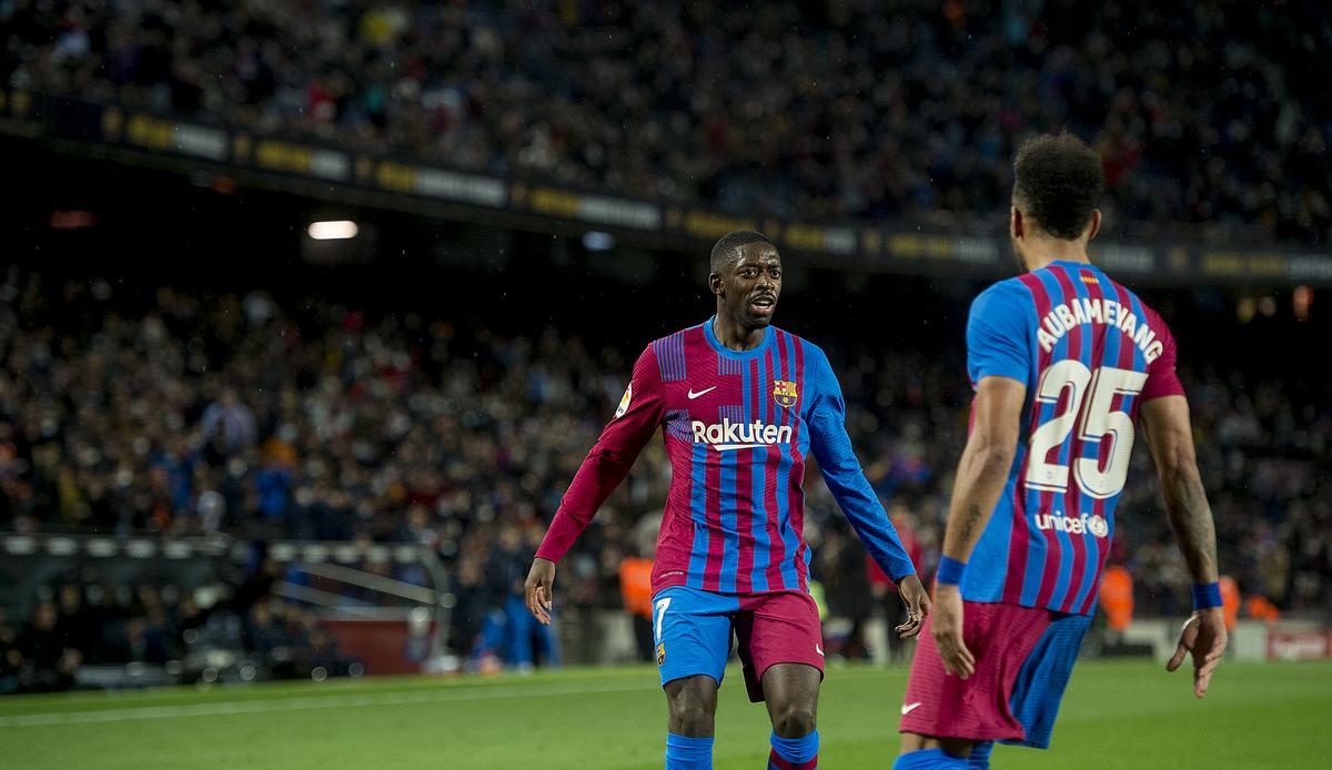 Aubameyang agradece a Dembelé su asistencia en el tercer gol ante Osasuna