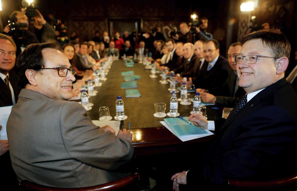 Los diputados y senadores valencianos que forman en nuevo 'lobby' por la financiación.