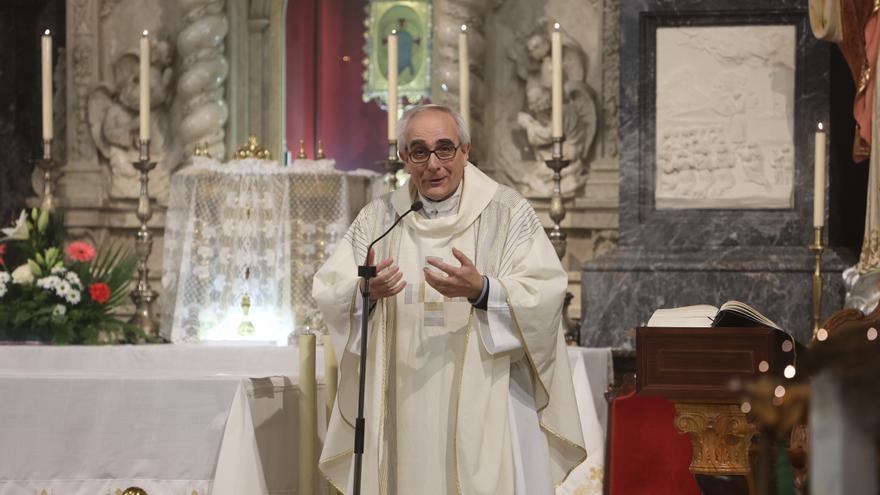 El primer cambio del obispo Munilla en Alicante: aparta al capellán de la Santa Faz tras 14 años