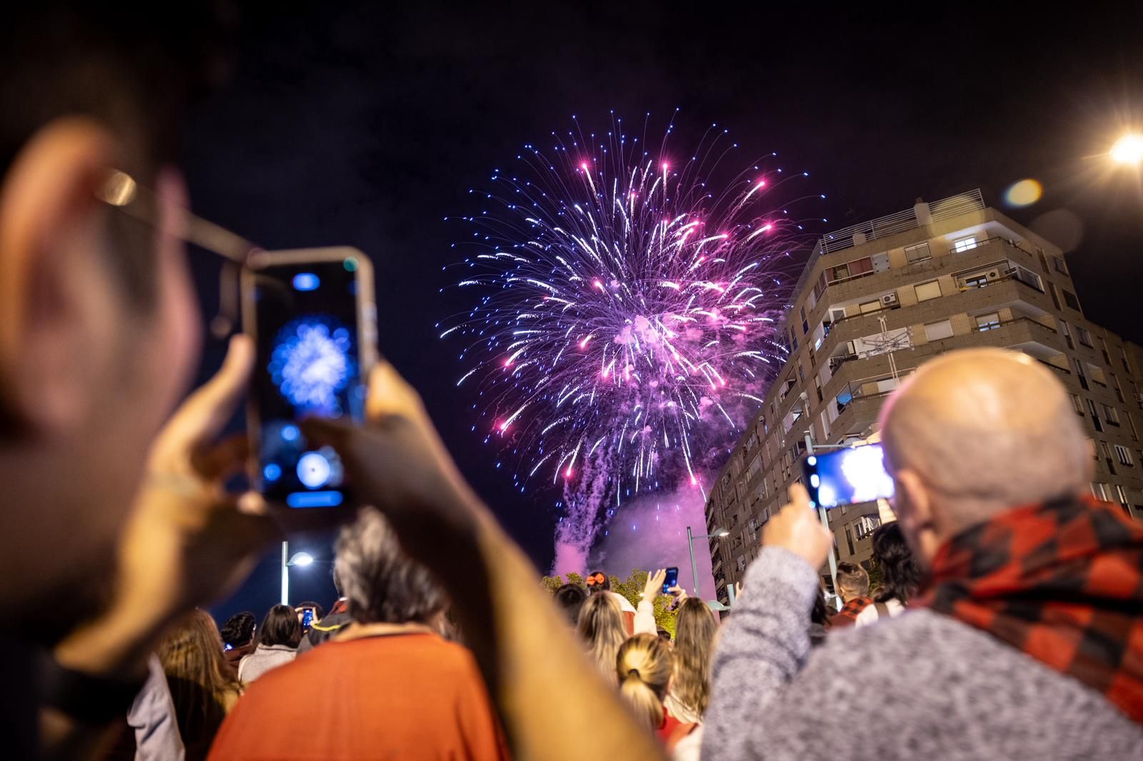 Los fuegos artificiales ponen un bonito broche final a las Fiestas del Pilar 2025