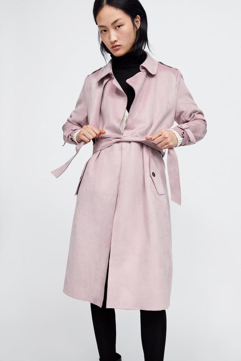 Trench rosa efecto ante de Zara