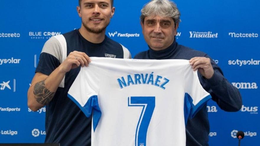 Juanjo Narváez –izquierda–, junto al director deportivo del CD Leganés, Txema Indias. | | LP/DLP