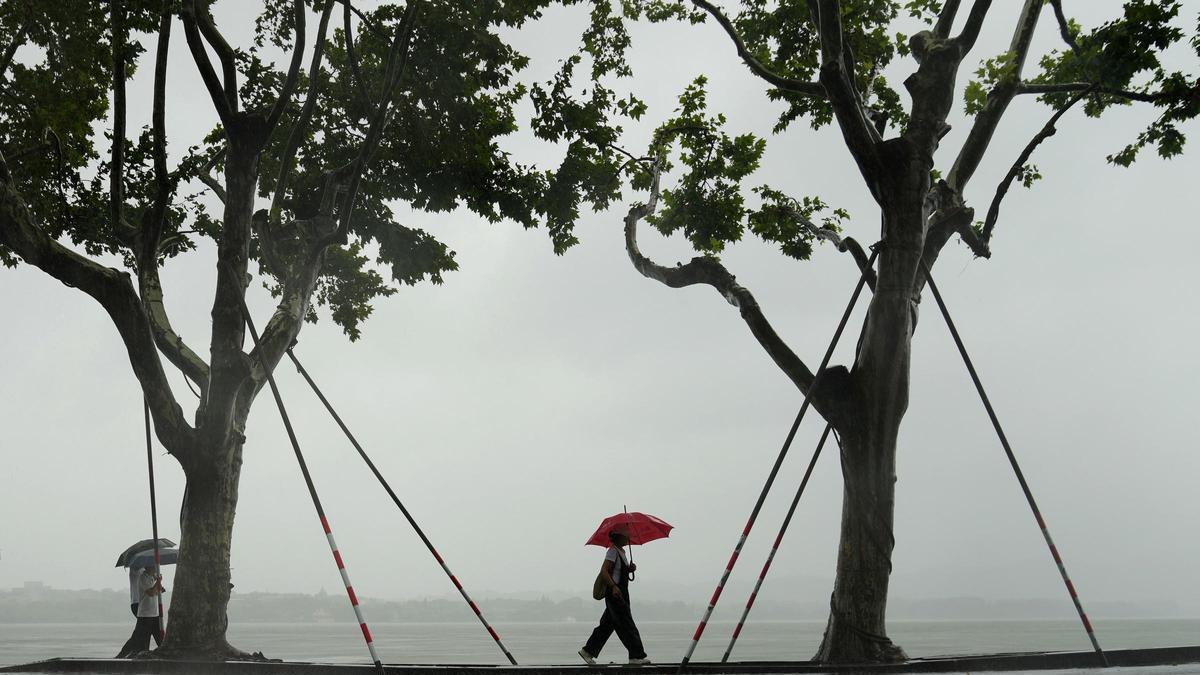 El tifón Dolphin deja lluvias récord y más de 1,6 millones de evacuados en China
