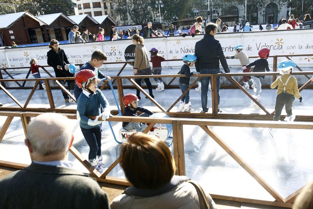 Gran ambiente en la Plaza del Ayuntamiento de Valencia