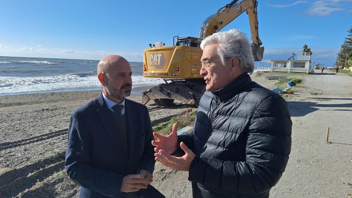 El Gobierno ha iniciado las obras para recuperar 5.4000 m2 en la playa de Torre de Benagalbón.