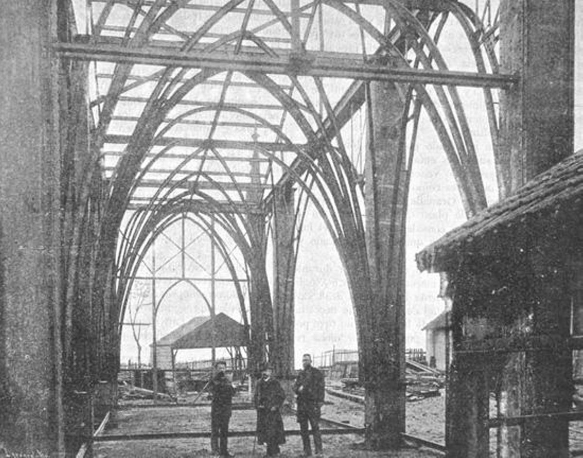 La iglesia, en construcción entre 1888 y 1891.