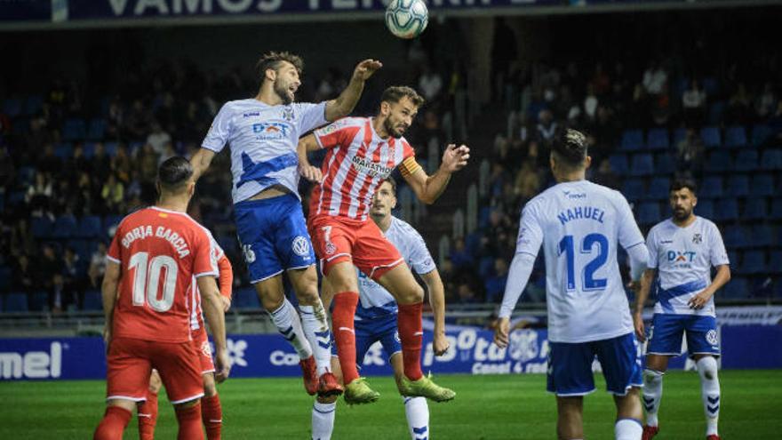 Stuani, máximo goleador de la Liga, rodeado por Aitor Sanz, Álex Muñoz, Nahuel y Alberto.