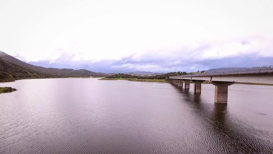 El alcalde de Córdoba mantiene activo el comité de emergencia y admite su preocupación por el embalse de Navallana