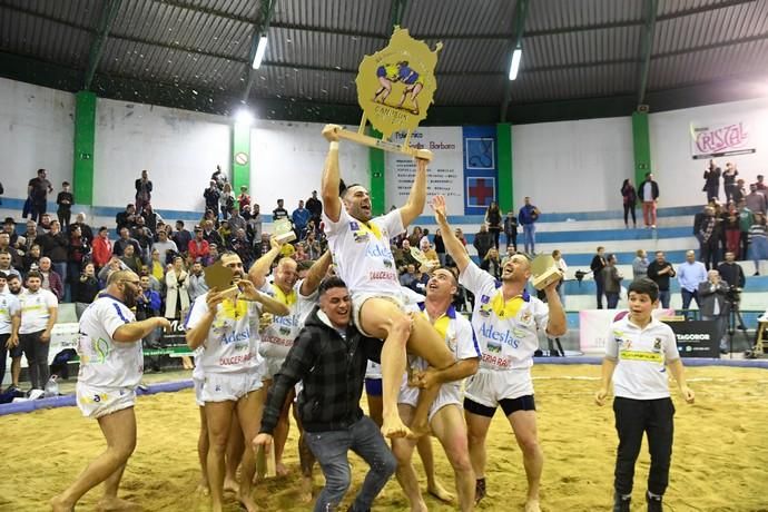 DEPORTES. VECINDARIO.SANTA LUCIA.   Luchada. Final de la Copa Cabildo Insular entre los equipos del Estrella CL y el CL Agüimes.  | 30/03/2019 | Fotógrafo: Juan Carlos Castro