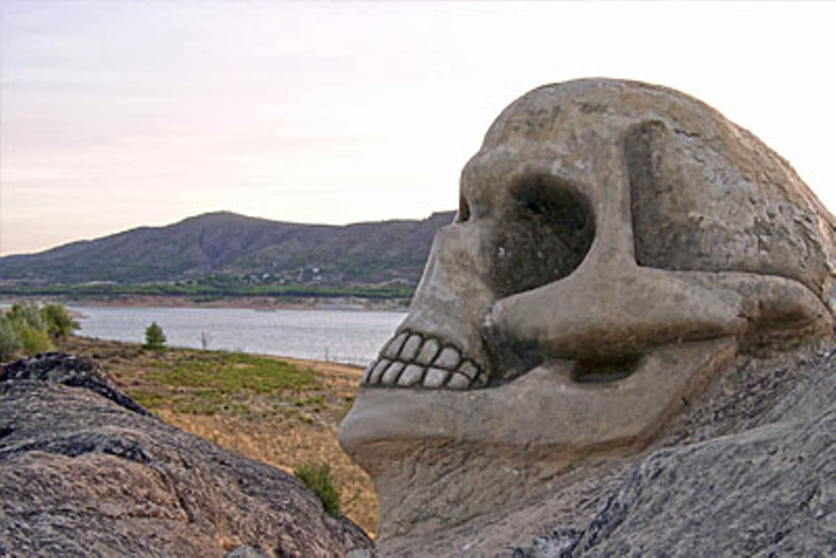 La cara 'De Muerte', una de las esculturas talladas en las piedras de Buendía