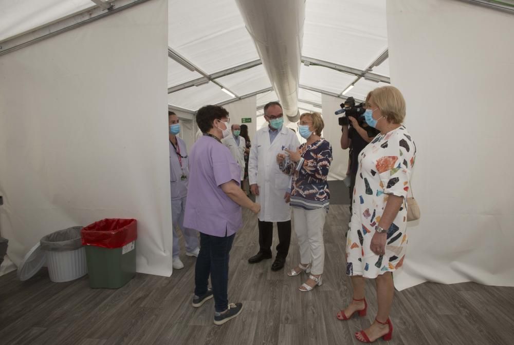 Ana Barceló visita el Centro de Salud Pública de Alicante y el hospital de campaña junto al Hospital General de Alicante