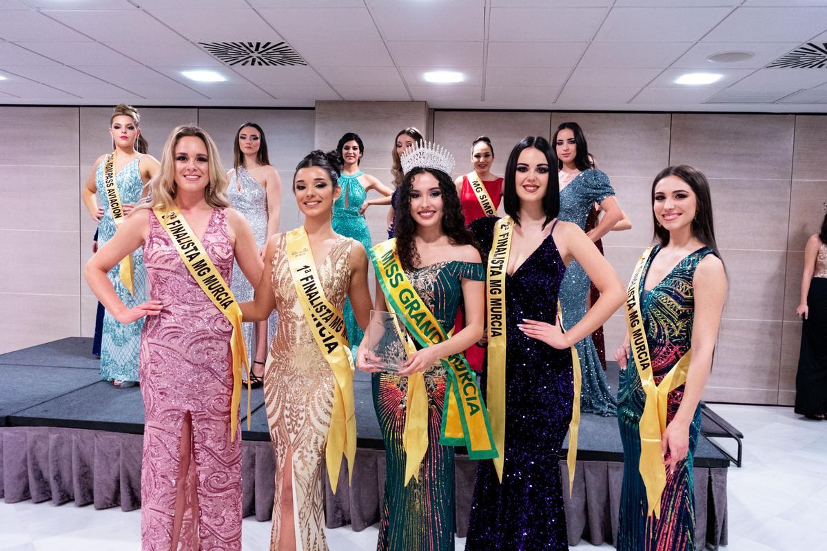 Ganadora y finalistas en el concurso 'Miss Grand Murcia', celebrado este domingo.