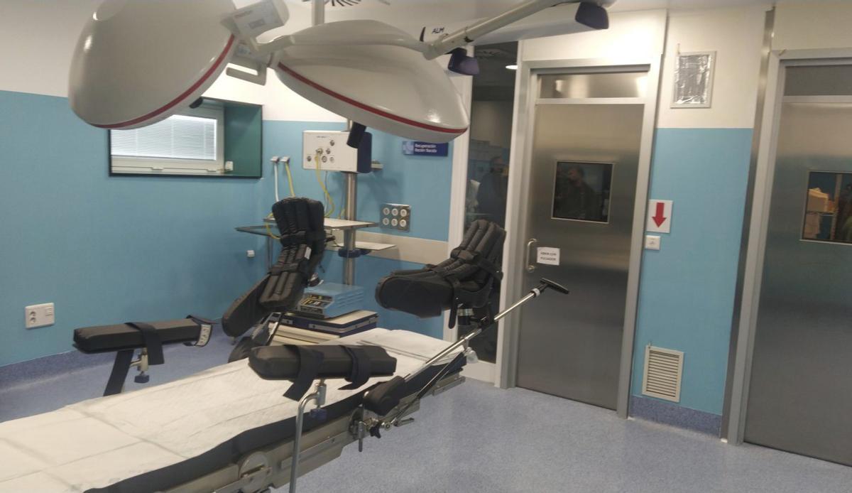 Un quirófano para los partos en el hospital Virgen de la Concha de Zamora.