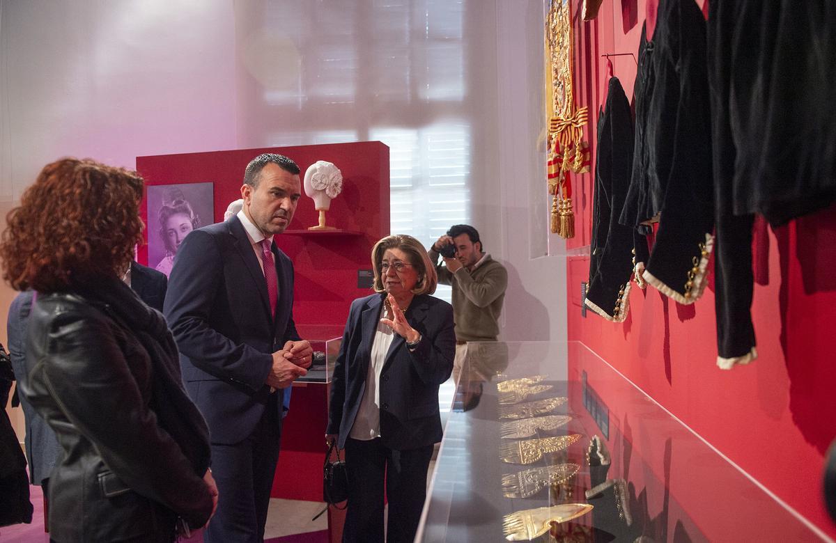 Presentació de l’exposició d’indumentària