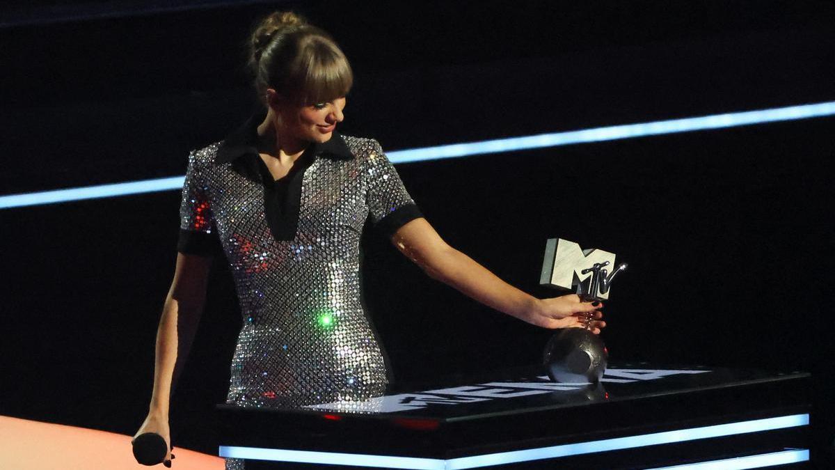 Taylor Swift durant els MTV European Music Awards a mitjan novembre
