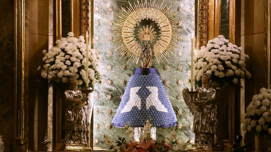 La virgen del Pilar lucirá este domingo su mantón de origami modular