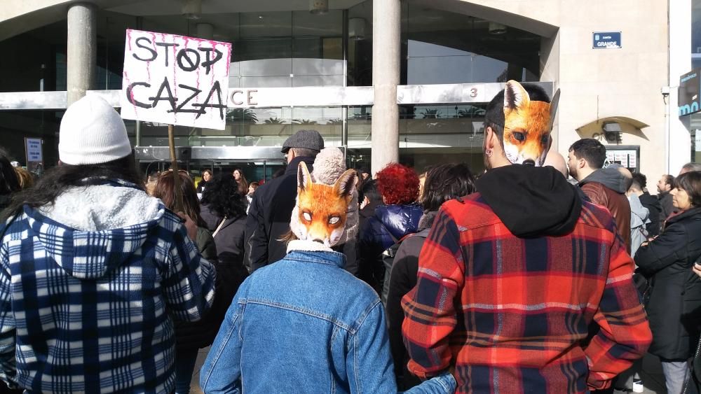 Protestas contra el campeonato de caza del zorro