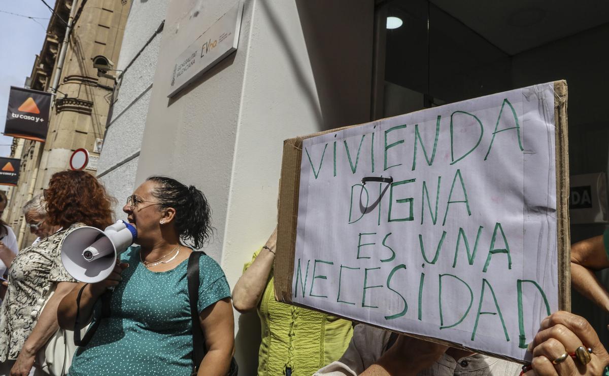 alicante. protesta por pisos sociales alquileres vivienda justa EVHA