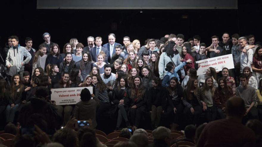 Imatge de grup dels participants al primer judici popular de l&#039;any passat sobre l&#039;aigua. Enguany versarà sobre els gossos