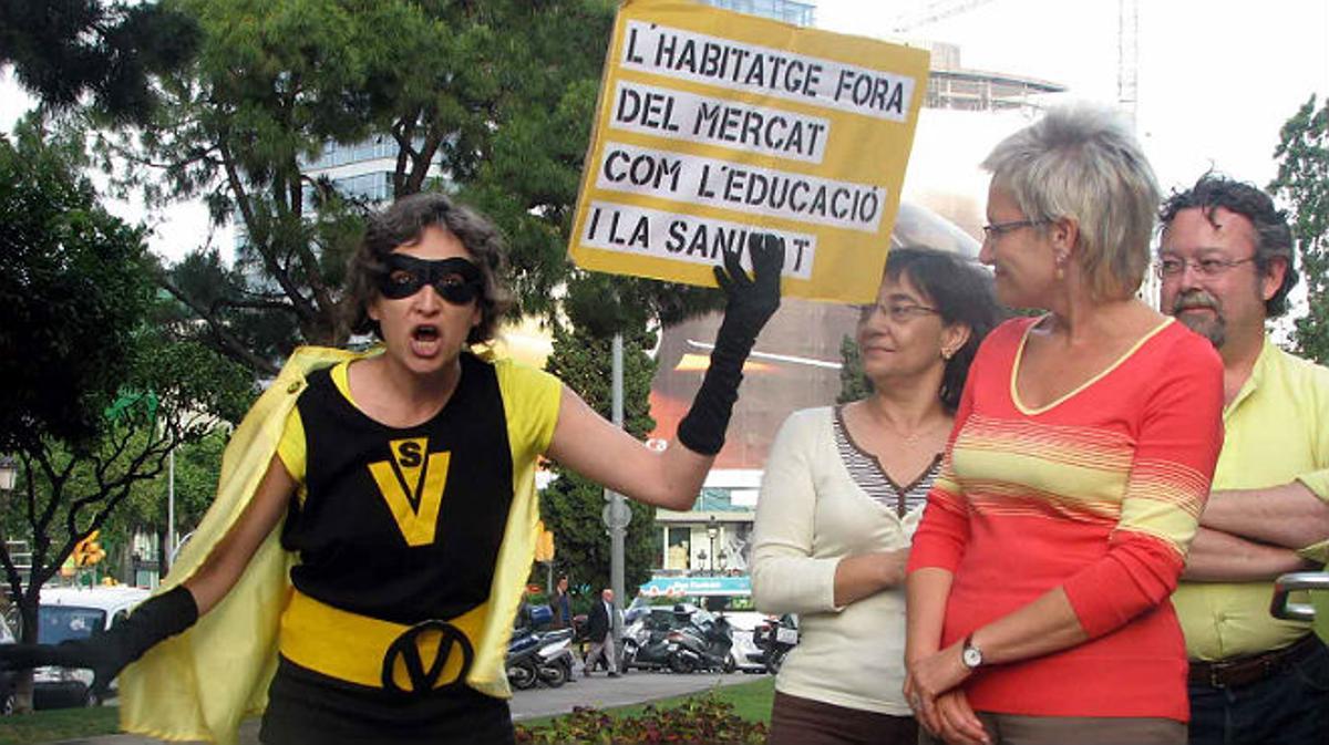 El primer mitin de Ada Colau fue un escrache a un acto de campaña de Imma Mayol, en las muncipales del 2007.